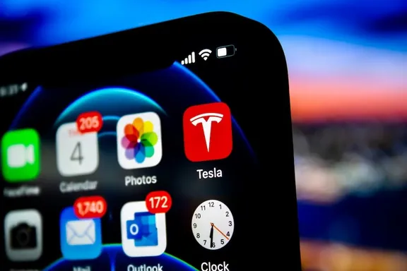 Native vs Cross-Platform Mobile Development in 2024 Header Image